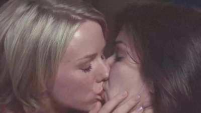 Naomi Watts &amp;amp; Laura Harring Lesbian Scene