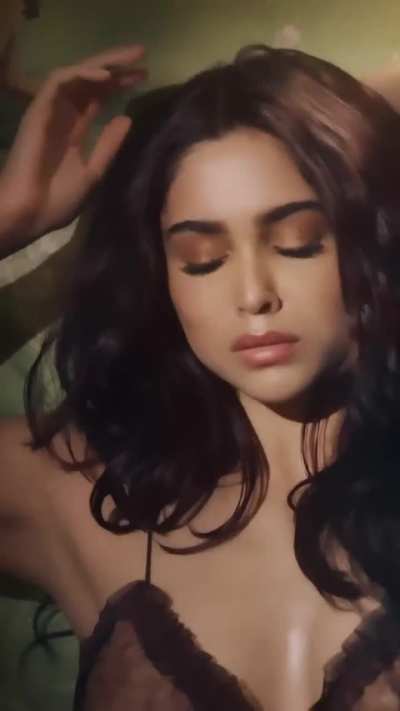 Sharvari wagh 
