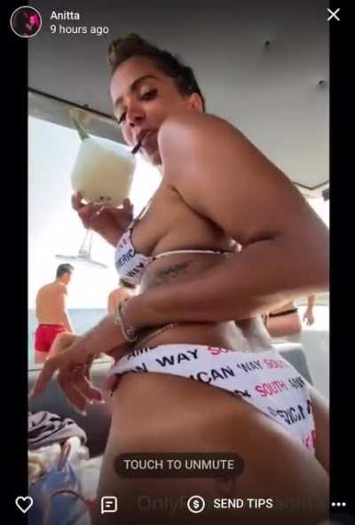 Anitta (sem coment&aacute;rios)