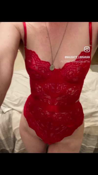 Lady in red 🫦