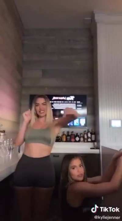 She can move 🔥