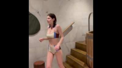 Alexandra Daddario bikini (2023)