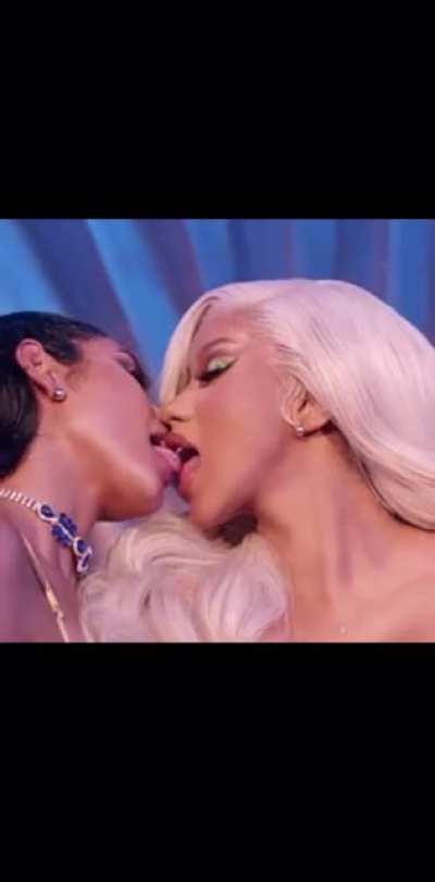 Cardi b @iamcardib