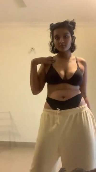 👙👀👙