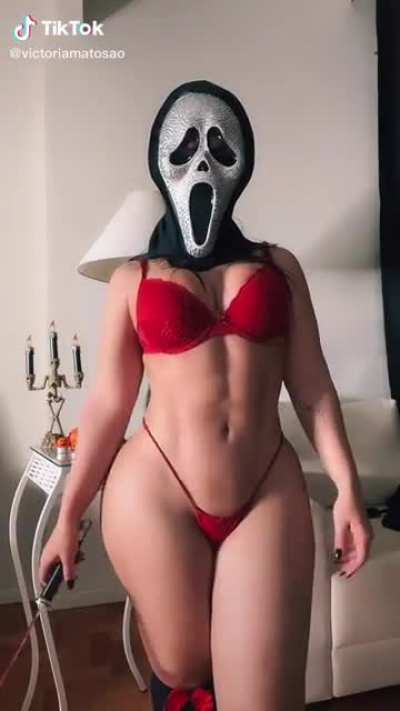 Slutty Scream | @victoriamatosao