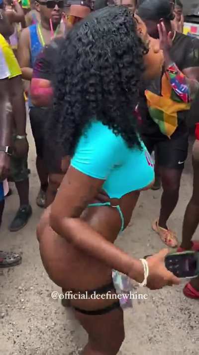 She was slaying at this Jouvert @official.deefinewhine