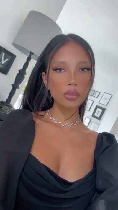 Off to Sunday brunch💋