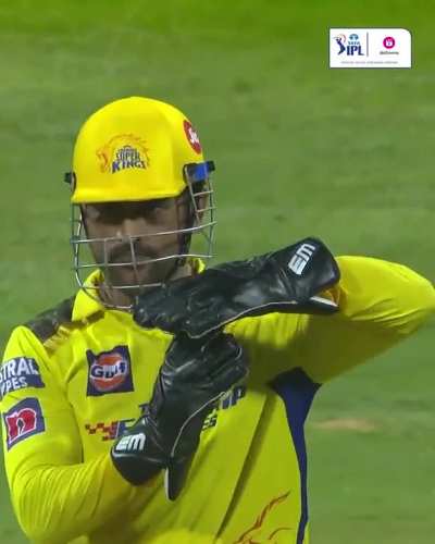 Dhoni Review System™️ for a reason 😎