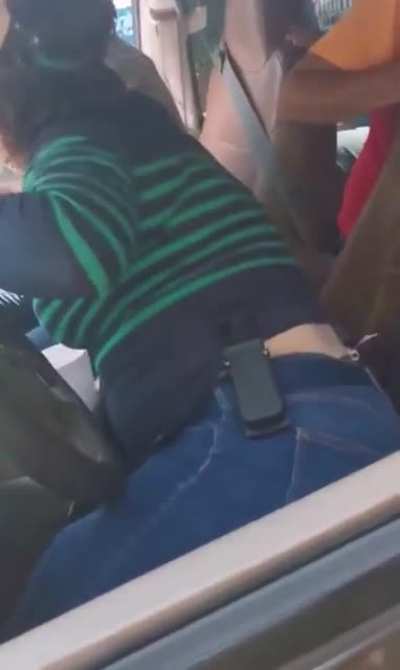 Mexican cop abuses her power points gun at innocent person almost looks like a kidnapping and refuses to show apprehension letter