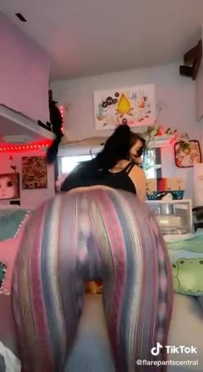 Shaking that ass 🍑