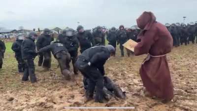 Mud wizard humiliates local government enforcers