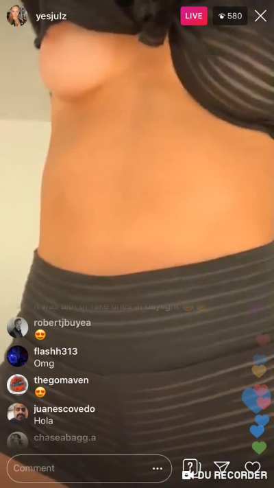 I usually don&rsquo;t tune in to this girl&rsquo;s live, but when I do.......(I got y&rsquo;all)