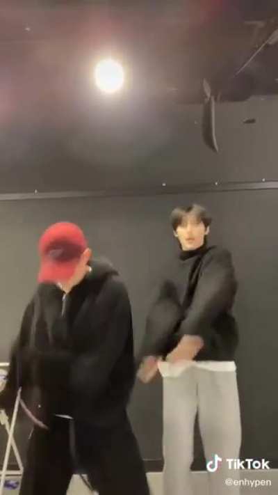 210124 TikTok: Heeseung &amp;amp; Sunghoon