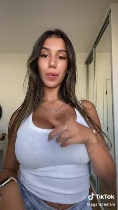 Busty Israeli @agam.tamam