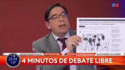 Estudiantes extranjeros exigen clases en su idioma