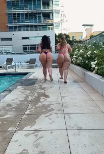 Lawdy! 😳😳