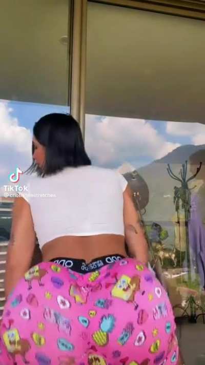 jiggly (@criollannastretches)