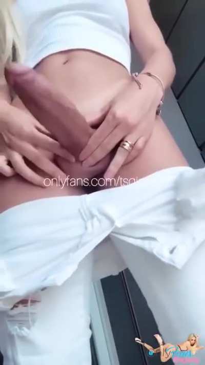 TsGisellyAngel is lovely from all angles!