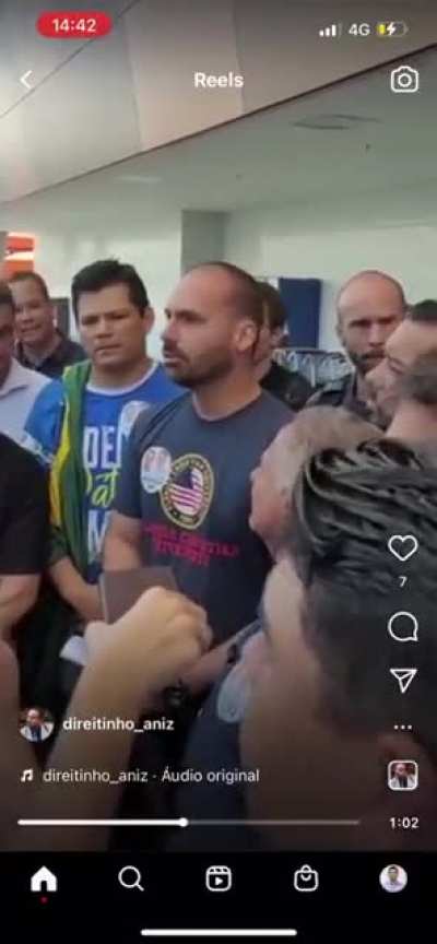 Eduardo Bolsonaro falando em adiar as eleições