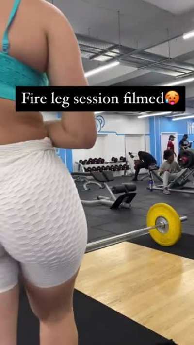 🏋🏼&zwj;♀️