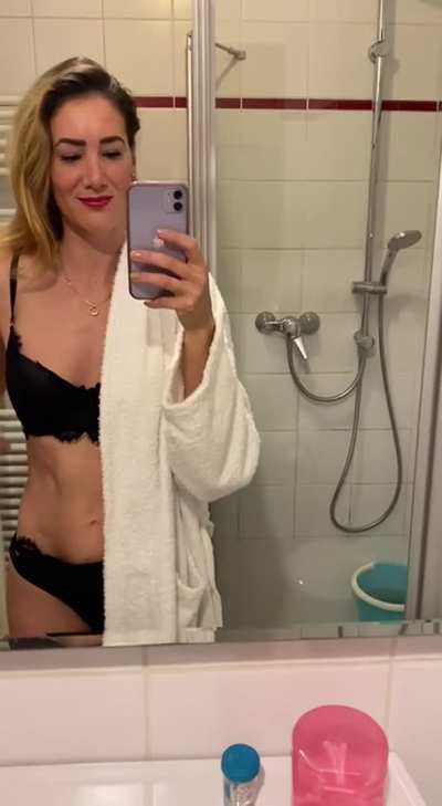 am i hot enough to be a milf? 🥺 will you be my reddit crush?