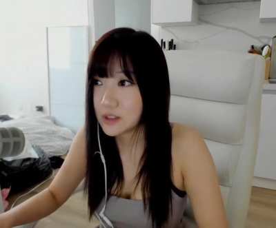 Aria's lip bite