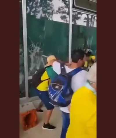 aprovecho para condenar...