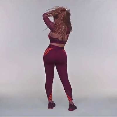 Showing off that ass
