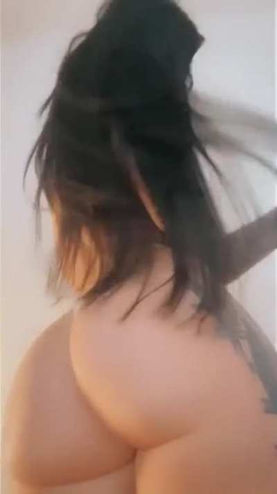 Ass takes up the entire screen 🤭