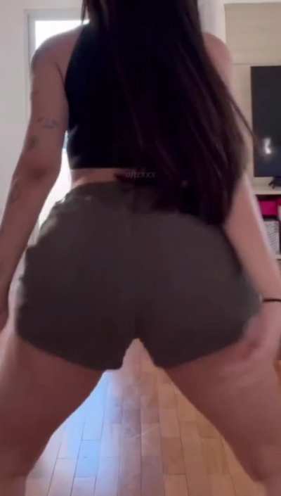 Tain&aacute; Costa (@taina)
