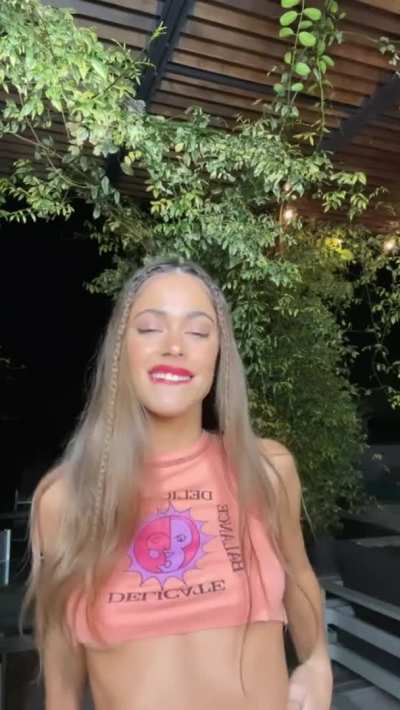 Tini Stoessel