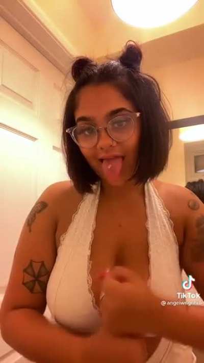 Would love for her to feel warmth of this nut on her plastic lips. Thot hand dance 👌