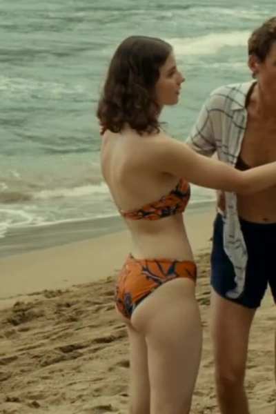 Thomasin McKenzie's ass