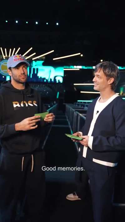 Tsitsipas&rsquo; first kiss was at age&hellip; 21???