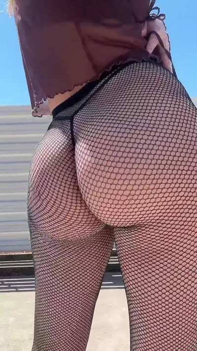 Say one word about my ass&hellip; and make sure it&rsquo;s worship