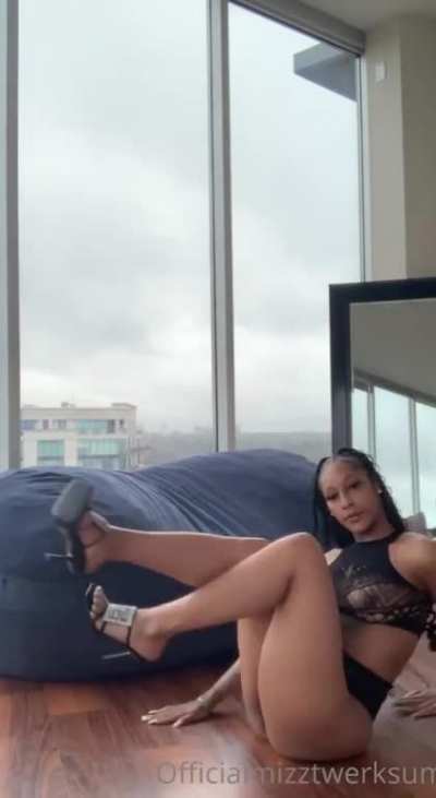 🖤🖤🖤 Mizz Twerksum