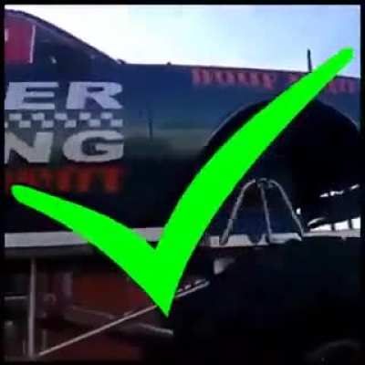 ❌Car 1 ✅Car 2