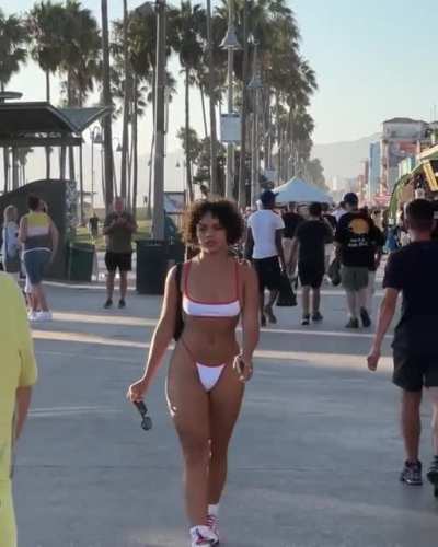 Caitlyn Mwenifumbo