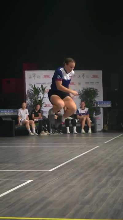 She&rsquo;s so talented in jumping rope 🤯