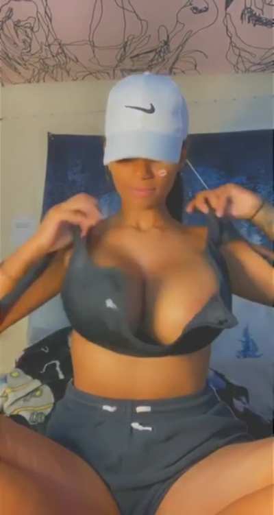 Possibly the best tits I&rsquo;ve ever seen on reddit 😍