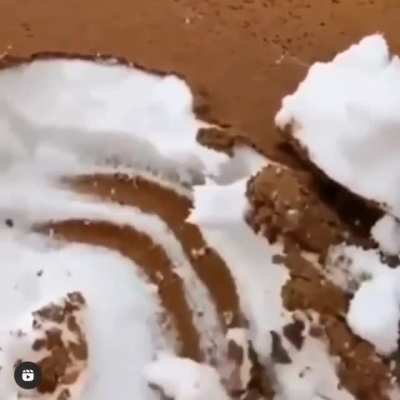 Snow in Sahara legit looks like Ice cream Chocolate!