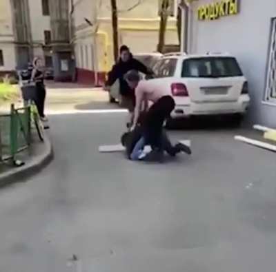 Russia: street fight 2 vs 1 . Ends up in knock out.