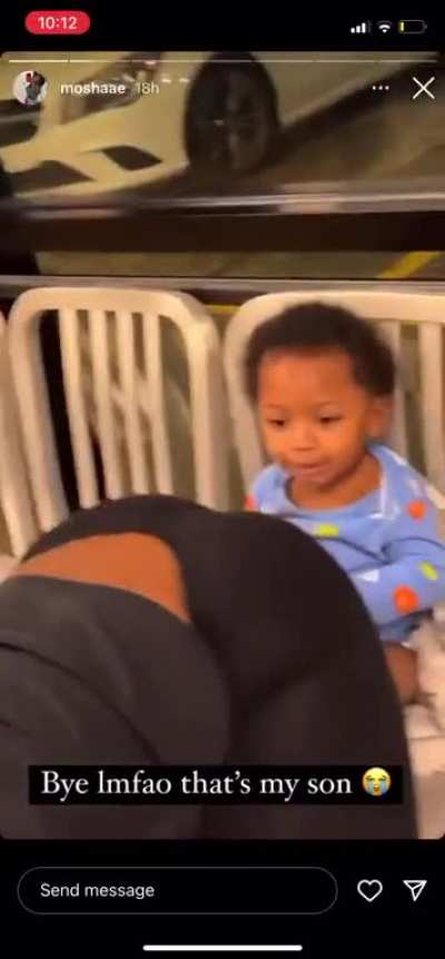 Disgusting woman twerks on toddler at Waffle House while his mom records