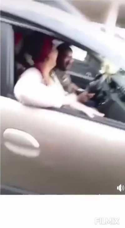 Bir daha dilenci g&ouml;r&uuml;rsem parasını &ccedil;alcam