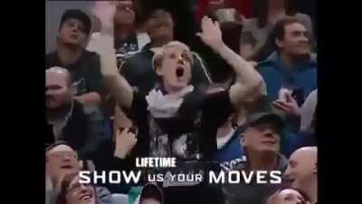 Minnesota supporter, who was kicked out of the stands for his dance 12 years ago, returns after 12 years and ends his unfinished job.