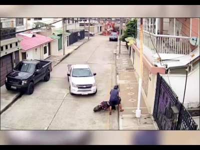 white truck arrived at the right time [Guayaquil, Ecuador]