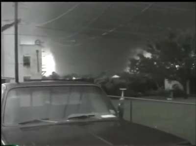 May 3rd 1999 F5 tearing through Moore