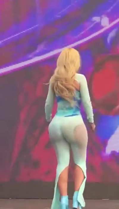 Iggy&rsquo;s mAssive stage presence