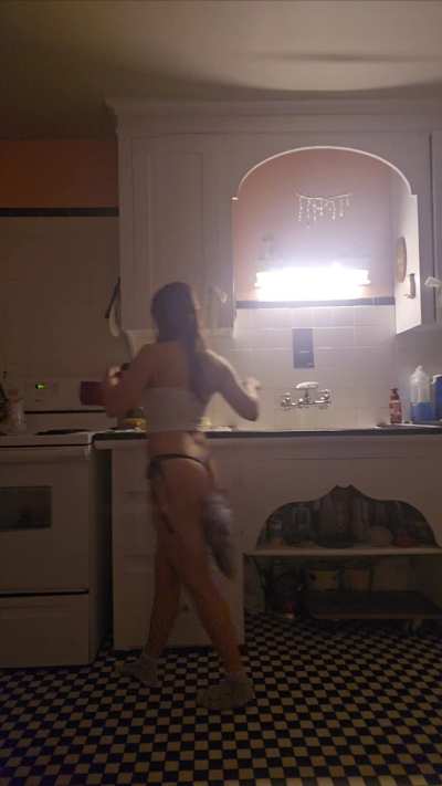 Tails belong in the bedroom &amp;amp; the kitchen &amp;lt;3 