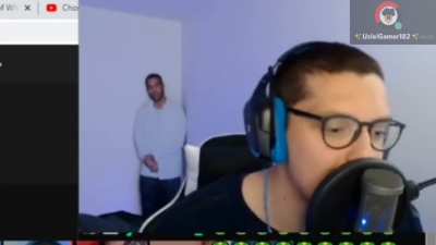 Late explic&aacute;ndonos como jugar bien y defenderse del CR7 en fri fayer 😱😱🤓
